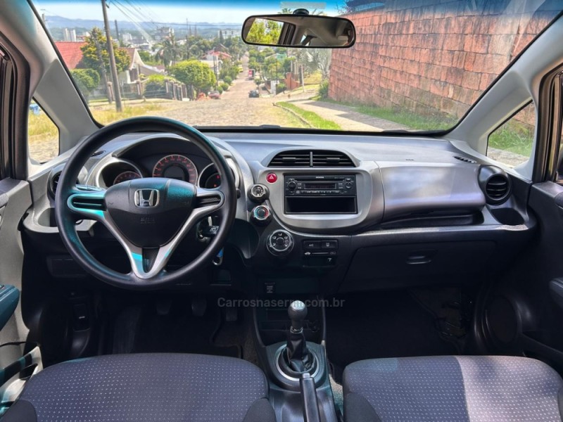 FIT 1.4 LX 8V FLEX 4P MANUAL - 2009 - VENâNCIO AIRES