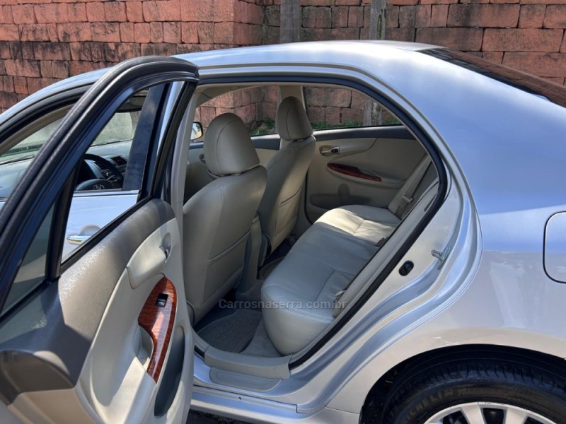 COROLLA 2.0 ALTIS PREMIUM 16V FLEX 4P AUTOMÁTICO - 2011 - VENâNCIO AIRES
