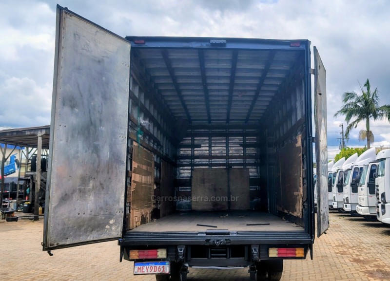 8500  - 2006 - PORTãO