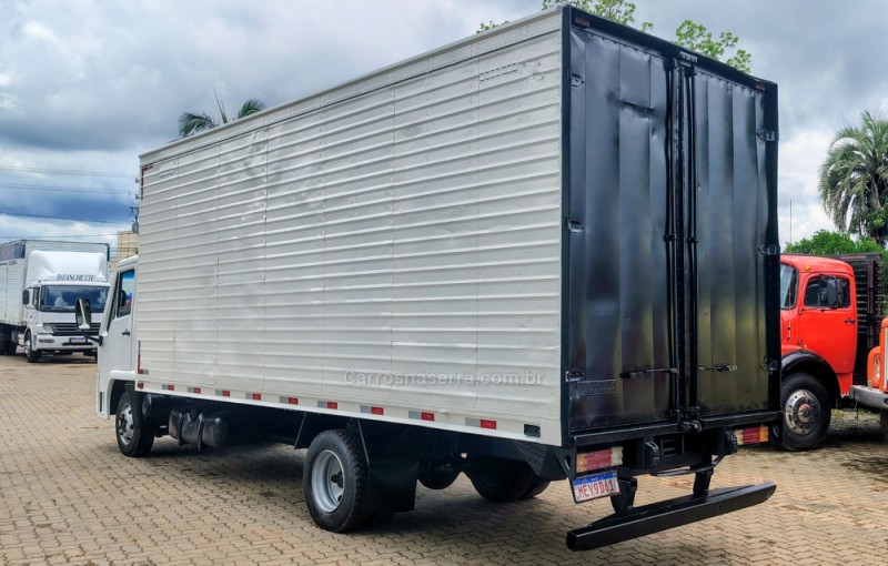 8500  - 2006 - PORTãO