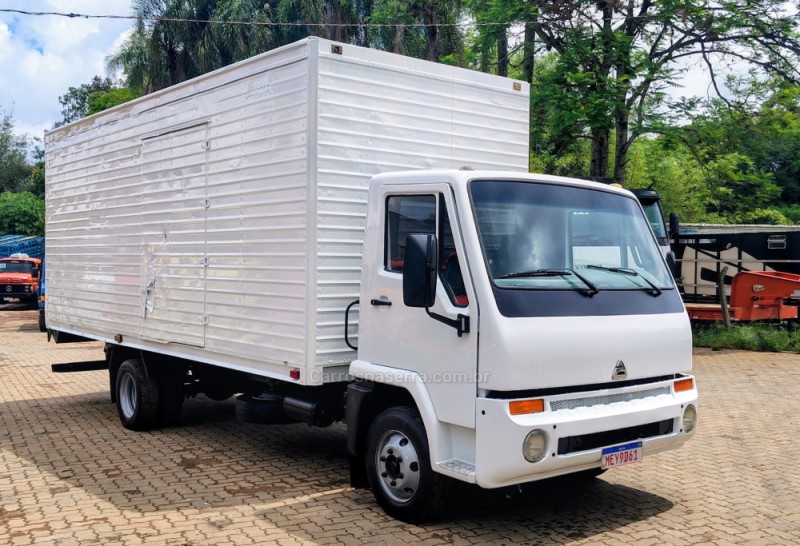 8500  - 2006 - PORTãO