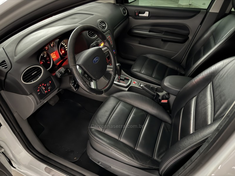 FOCUS 2.0 TITANIUM HATCH 16V FLEX 4P AUTOMÁTICO - 2013 - CAXIAS DO SUL