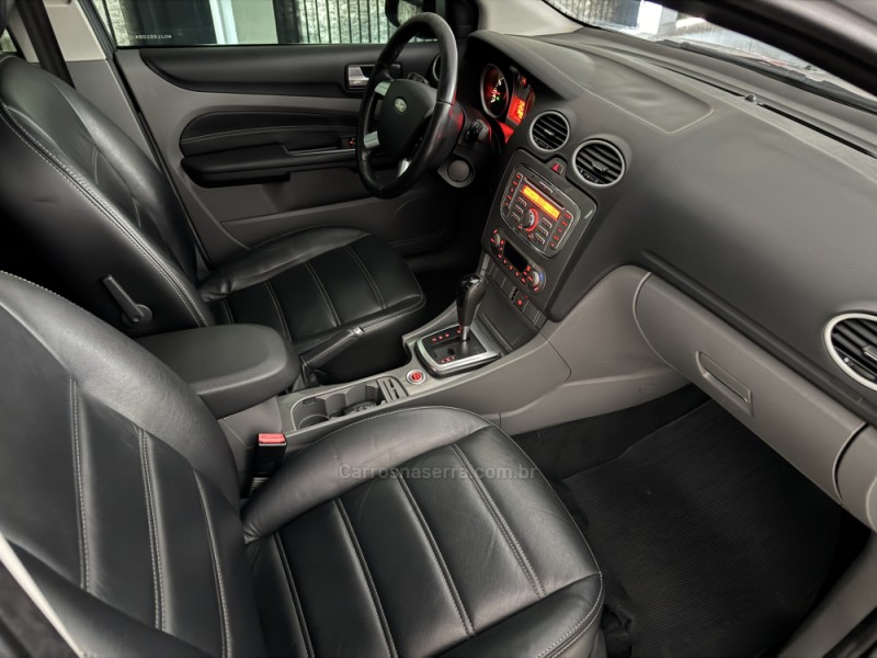 FOCUS 2.0 TITANIUM HATCH 16V FLEX 4P AUTOMÁTICO - 2013 - CAXIAS DO SUL