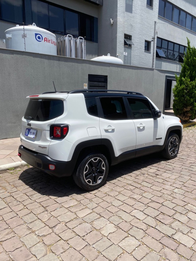 RENEGADE 2.0 16V TURBO DIESEL TRAILHAWK 4P 4X4 AUTOMÁTICO - 2018 - CAXIAS DO SUL