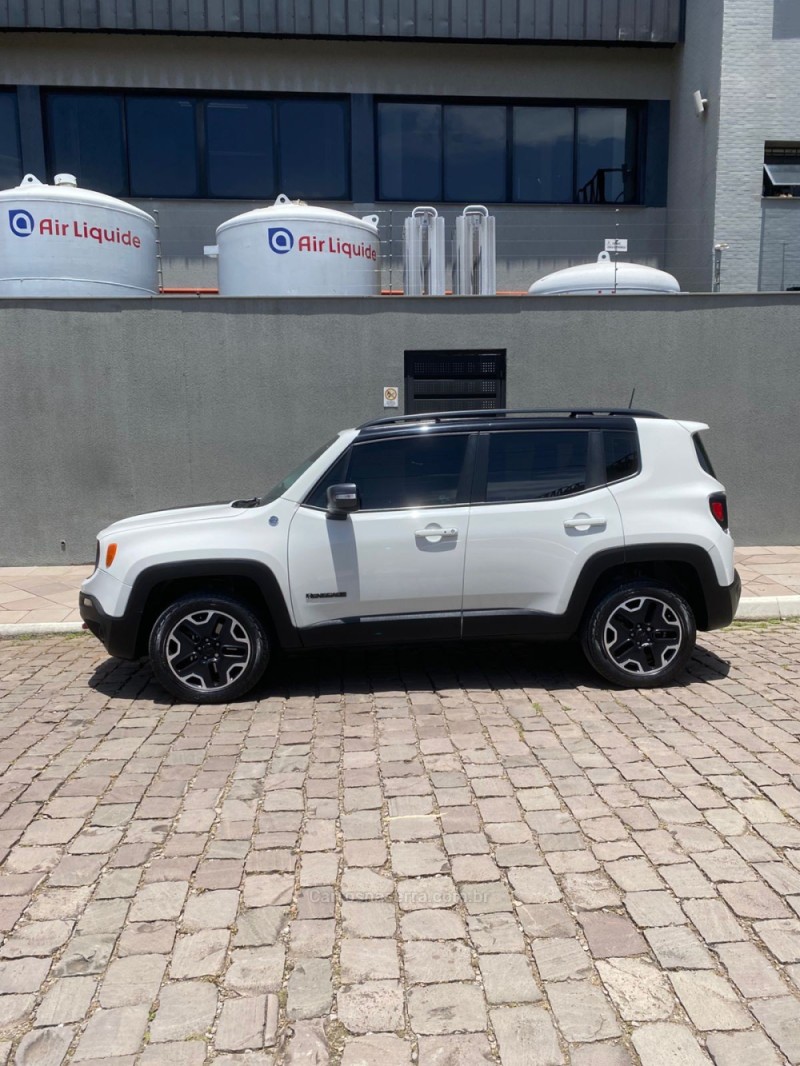 RENEGADE 2.0 16V TURBO DIESEL TRAILHAWK 4P 4X4 AUTOMÁTICO - 2018 - CAXIAS DO SUL