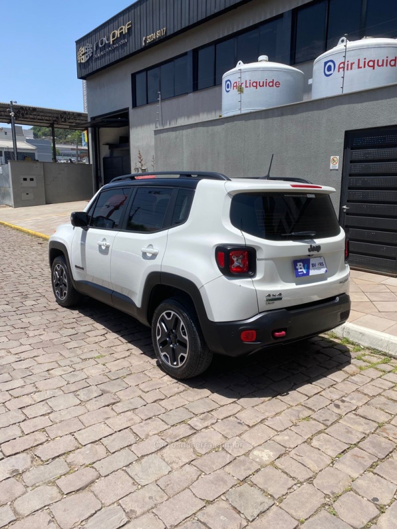 RENEGADE 2.0 16V TURBO DIESEL TRAILHAWK 4P 4X4 AUTOMÁTICO - 2018 - CAXIAS DO SUL