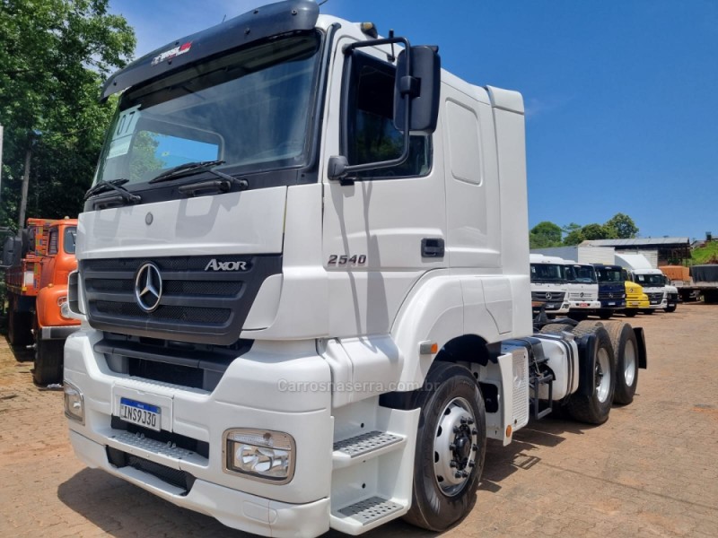 axor 2540 s 6x2 2007 portao