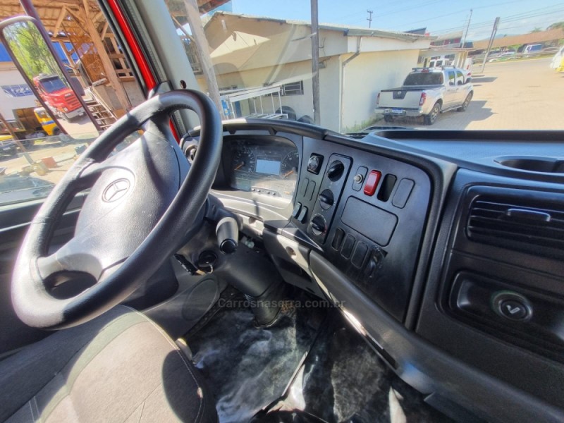 ATEGO 2428 3 EIXOS - 2011 - PORTãO