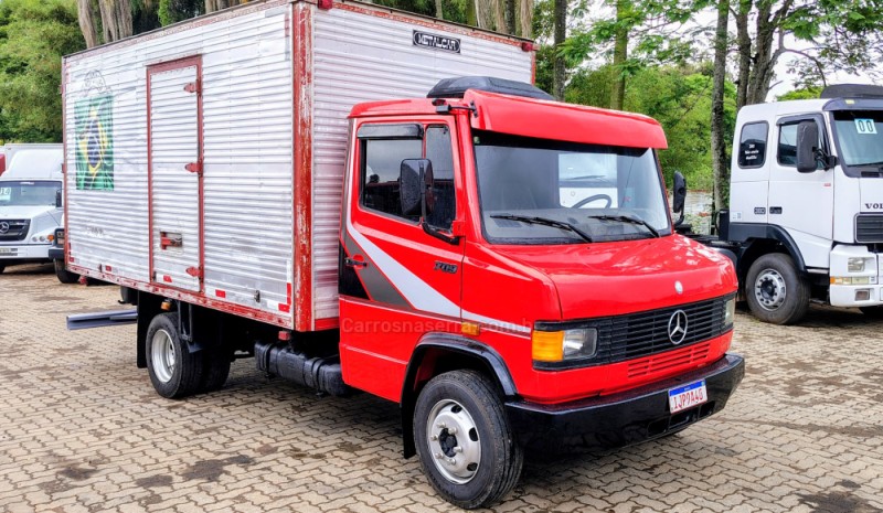 709  - 1990 - PORTãO