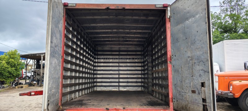 709  - 1990 - PORTãO