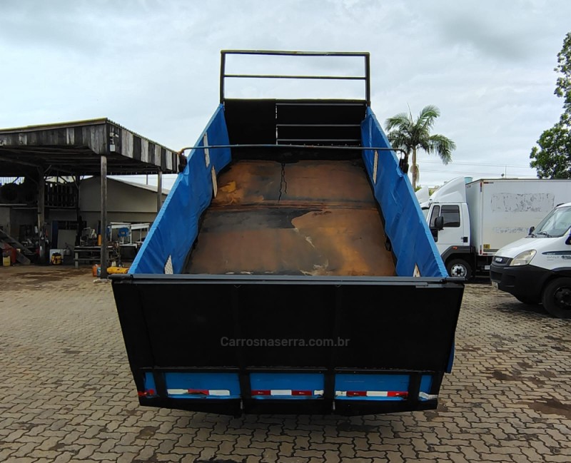 709  - 1989 - PORTãO