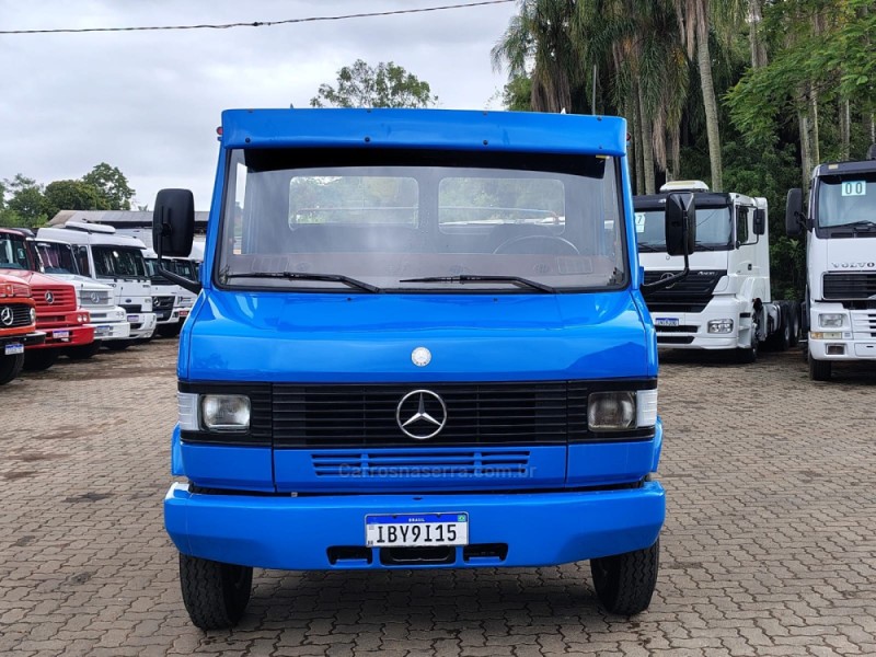 709  - 1989 - PORTãO