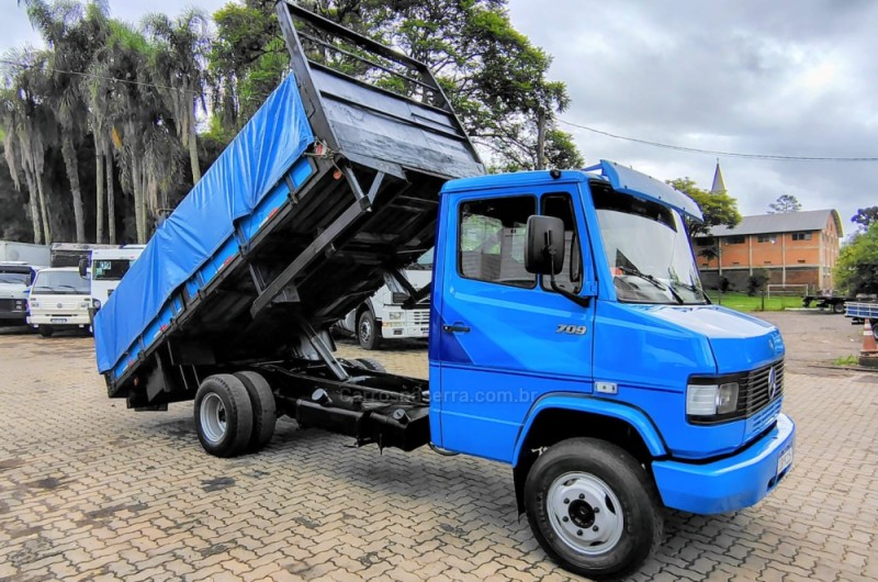 709  - 1989 - PORTãO