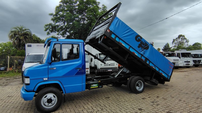 709  - 1989 - PORTãO