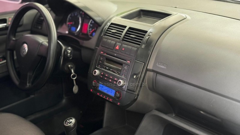 POLO 1.6 MI 8V E-FLEX 4P MANUAL - 2010 - ESTâNCIA VELHA