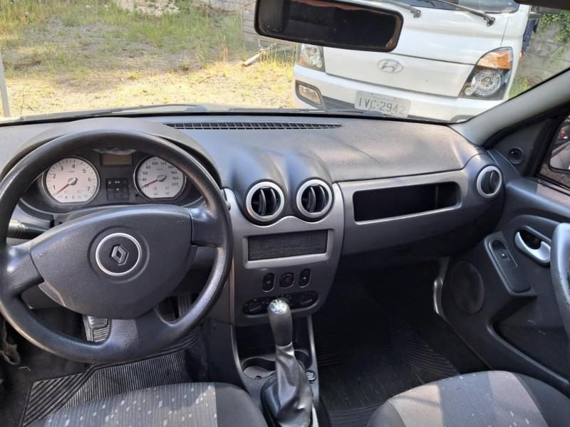 LOGAN 1.6 EXPRESSION 8V FLEX 4P MANUAL - 2011 - CAXIAS DO SUL