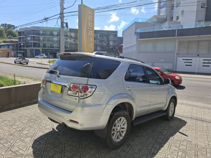 HILUX SW4 3.0 SRV 4X4 7 LUGARES 16V TURBO INTERCOOLER DIESEL 4P AUTOMÁTICO - 2012 - CAXIAS DO SUL
