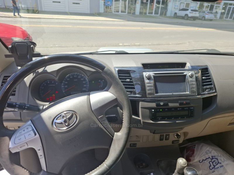 HILUX SW4 3.0 SRV 4X4 7 LUGARES 16V TURBO INTERCOOLER DIESEL 4P AUTOMÁTICO - 2012 - CAXIAS DO SUL