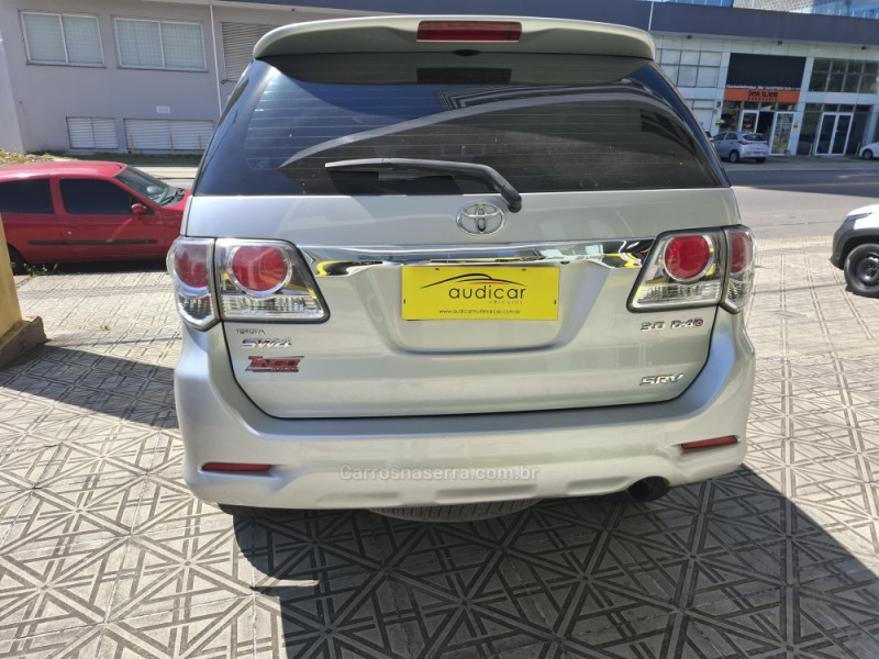 HILUX SW4 3.0 SRV 4X4 7 LUGARES 16V TURBO INTERCOOLER DIESEL 4P AUTOMÁTICO - 2012 - CAXIAS DO SUL