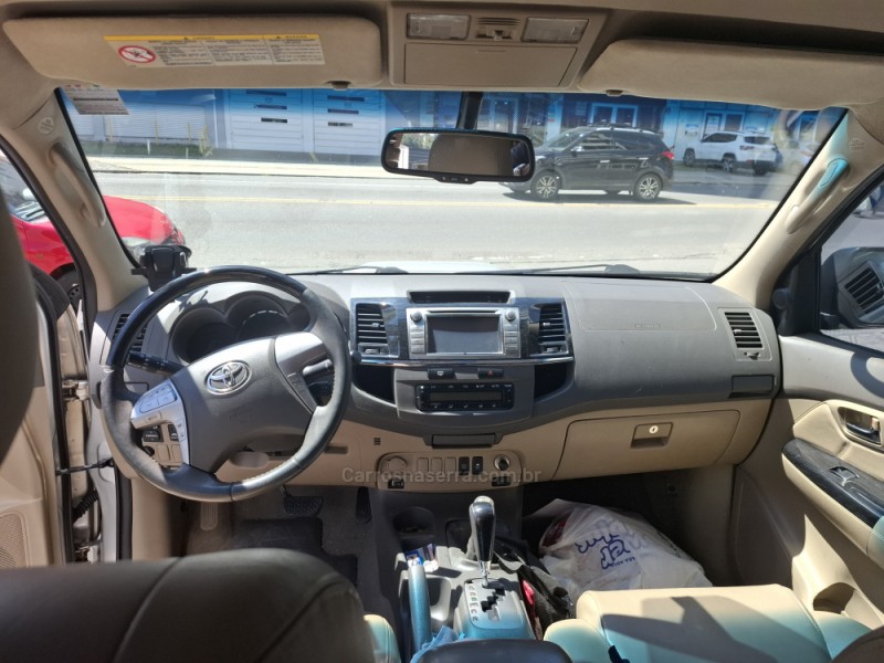 HILUX SW4 3.0 SRV 4X4 7 LUGARES 16V TURBO INTERCOOLER DIESEL 4P AUTOMÁTICO - 2012 - CAXIAS DO SUL