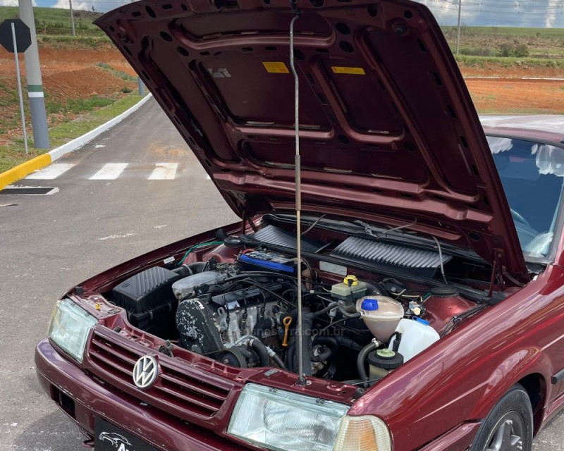 SANTANA 2.0 MI 8V GASOLINA 4P MANUAL - 1998 - VACARIA