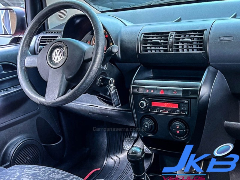 FOX 1.6 MI 8V FLEX 4P MANUAL - 2004 - NOVO HAMBURGO