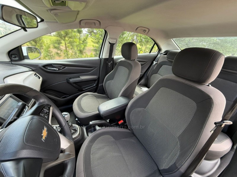 PRISMA 1.0 MPFI JOY 8V FLEX 4P MANUAL - 2018 - VACARIA