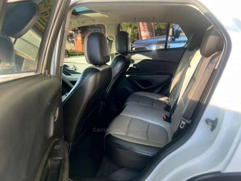 TRACKER 1.8 MPFI LTZ 4X2 16V FLEX 4P AUTOMÁTICO - 2013 - MONTENEGRO