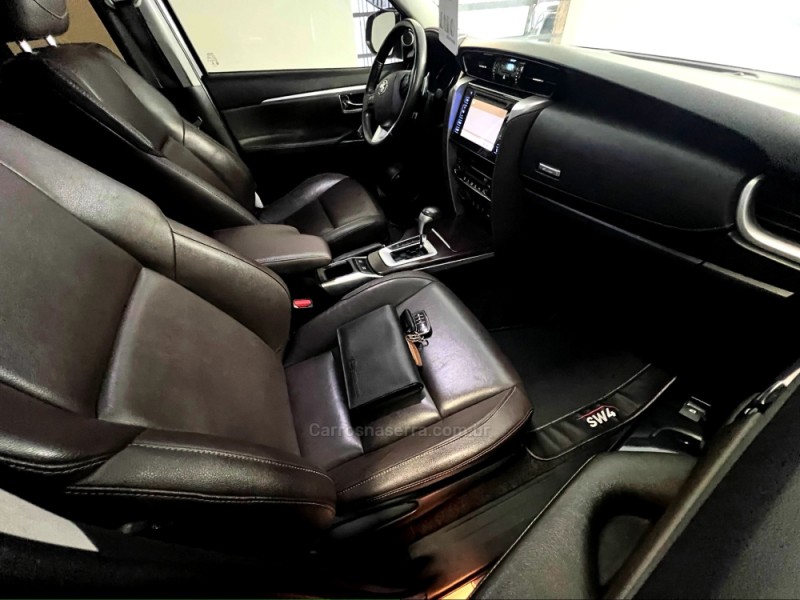 HILUX SW4 2.8 SRX 4X4 16V TURBO INTERCOOLER DIESEL 4P AUTOMÁTICO - 2017 - CARLOS BARBOSA