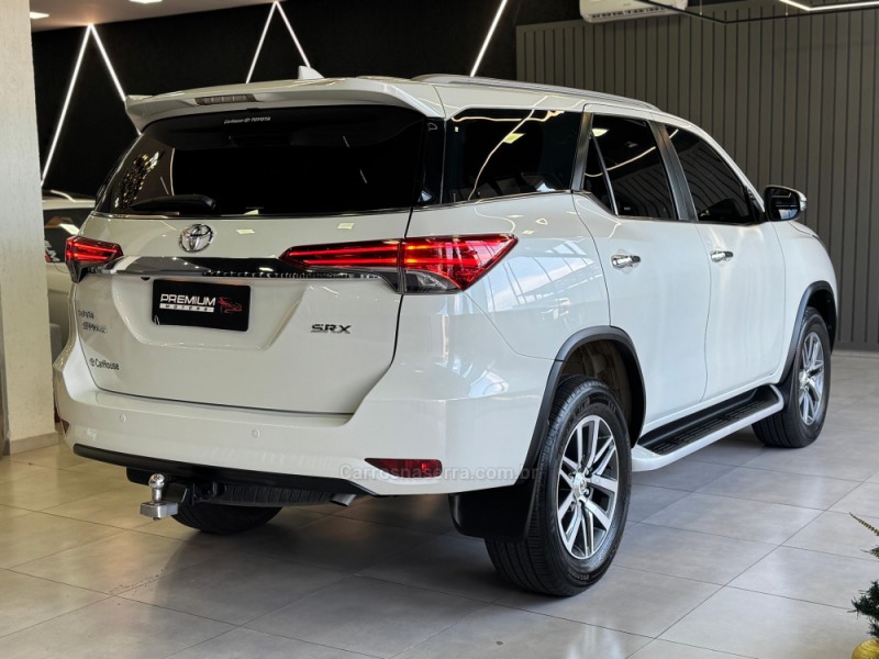 HILUX SW4 2.8 SRX 4X4 7 LUGARES 16V TURBO INTERCOOLER DIESEL 4P AUTOMÁTICO - 2017 - DOIS IRMãOS