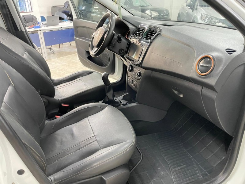 SANDERO 1.6 STEPWAY 8V FLEX 4P MANUAL - 2015 - CAXIAS DO SUL