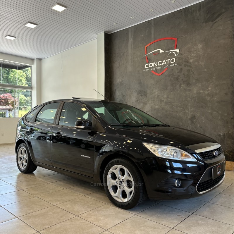 FOCUS 2.0 TITANIUM HATCH 16V FLEX 4P AUTOMÁTICO - 2011 - FARROUPILHA