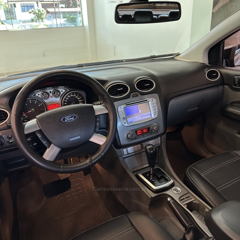 FOCUS 2.0 TITANIUM HATCH 16V FLEX 4P AUTOMÁTICO - 2011 - FARROUPILHA