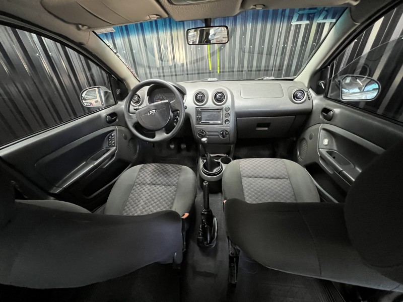 FIESTA 1.0 MPI PERSONNALITÉ 8V FLEX 4P MANUAL - 2005 - CAXIAS DO SUL