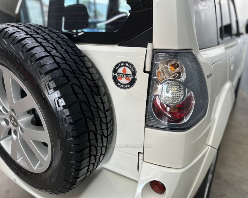 PAJERO TR4 2.0 4X4 16V 140CV FLEX 4P AUTOMÁTICO - 2011 - VACARIA