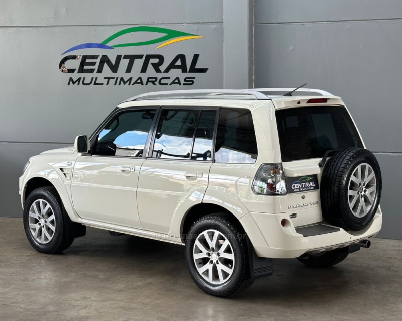 PAJERO TR4 2.0 4X4 16V 140CV FLEX 4P AUTOMÁTICO - 2011 - VACARIA