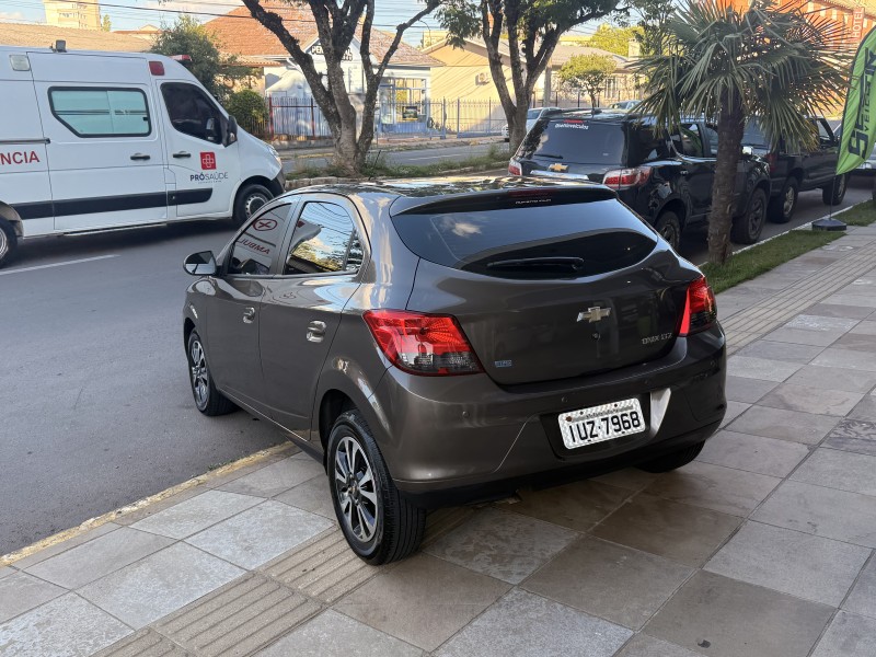 ONIX 1.4 MPFI LTZ 8V FLEX 4P AUTOMÁTICO - 2014 - FARROUPILHA