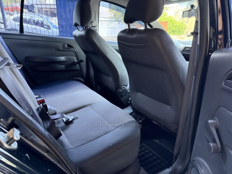 FOX 1.0 MI 8V FLEX 4P MANUAL - 2005 - CAXIAS DO SUL