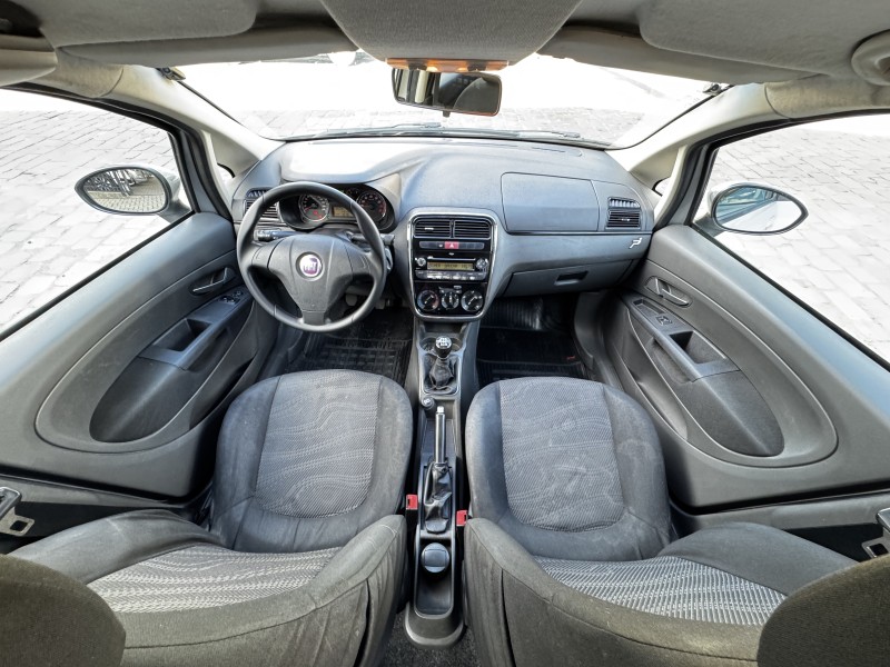 PUNTO 1.4 ATTRACTIVE 8V FLEX 4P MANUAL - 2010 - CAXIAS DO SUL