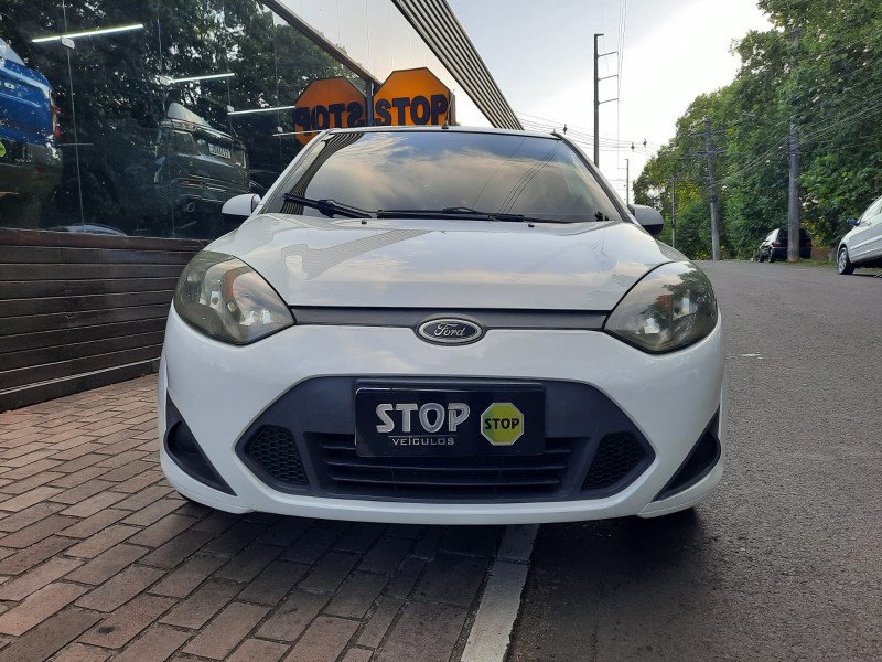 FIESTA 1.6 MPI 8V GASOLINA 4P MANUAL - 2011 - DOIS IRMãOS