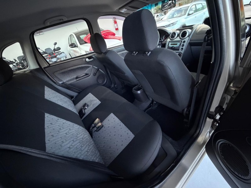 FIESTA 1.6 MPI CLASS HATCH 8V FLEX 4P MANUAL - 2012 - CAXIAS DO SUL