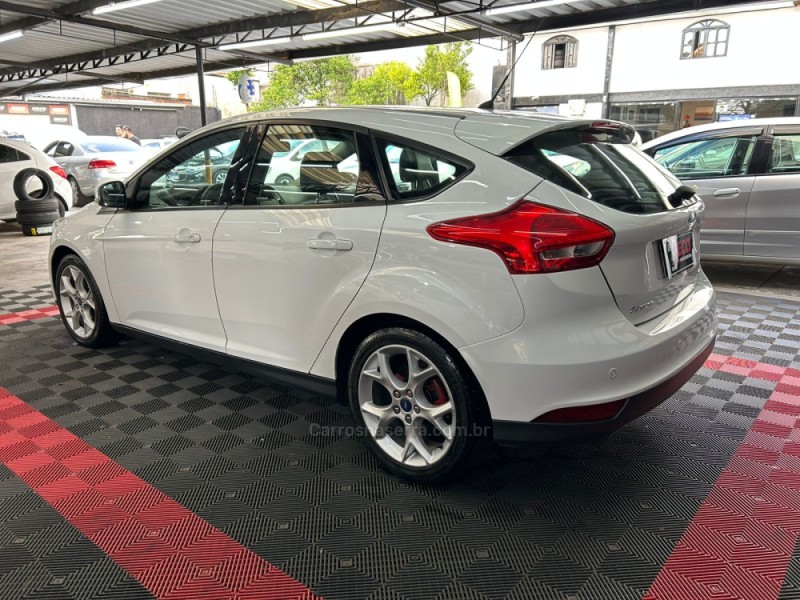 FOCUS 2.0 SE HATCH 16V FLEX 4P AUTO - 2016 - PASSO FUNDO