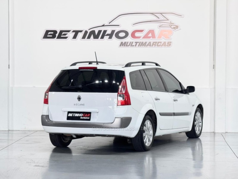 MÉGANE 2.0 DYNAMIQUE GRAND TOUR 16V GASOLINA 4P MANUAL - 2013 - ESTâNCIA VELHA