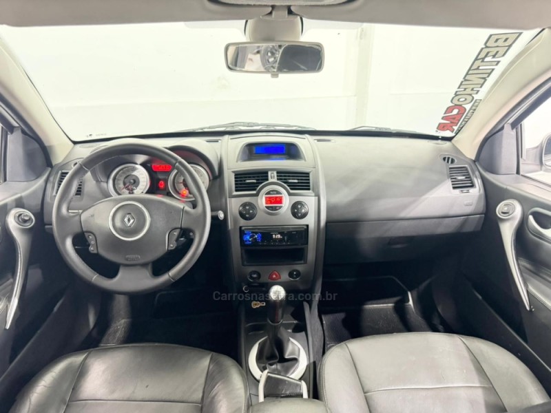 MÉGANE 2.0 DYNAMIQUE GRAND TOUR 16V GASOLINA 4P MANUAL - 2013 - ESTâNCIA VELHA