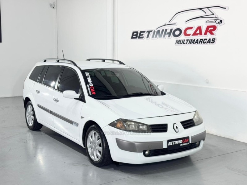 MÉGANE 2.0 DYNAMIQUE GRAND TOUR 16V GASOLINA 4P MANUAL - 2013 - ESTâNCIA VELHA