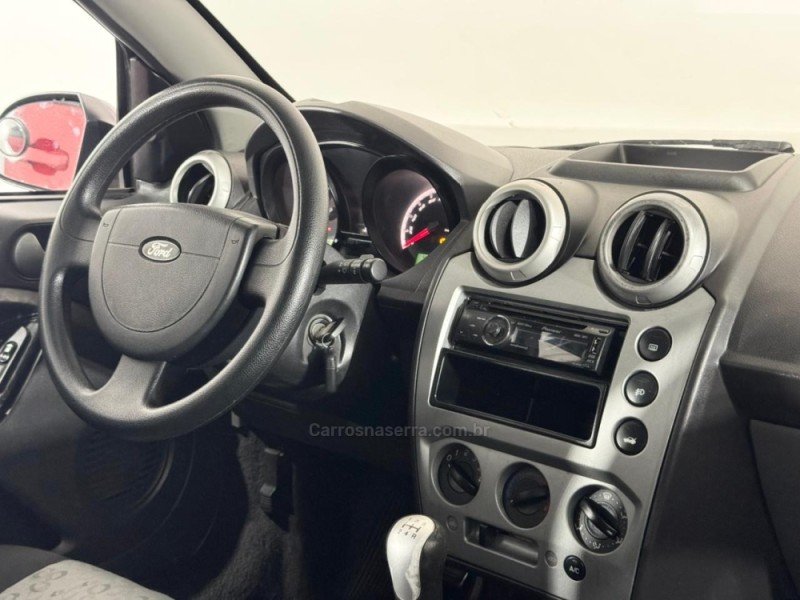 FIESTA 1.6 MPI CLASS HATCH 8V FLEX 4P MANUAL - 2013 - ESTâNCIA VELHA