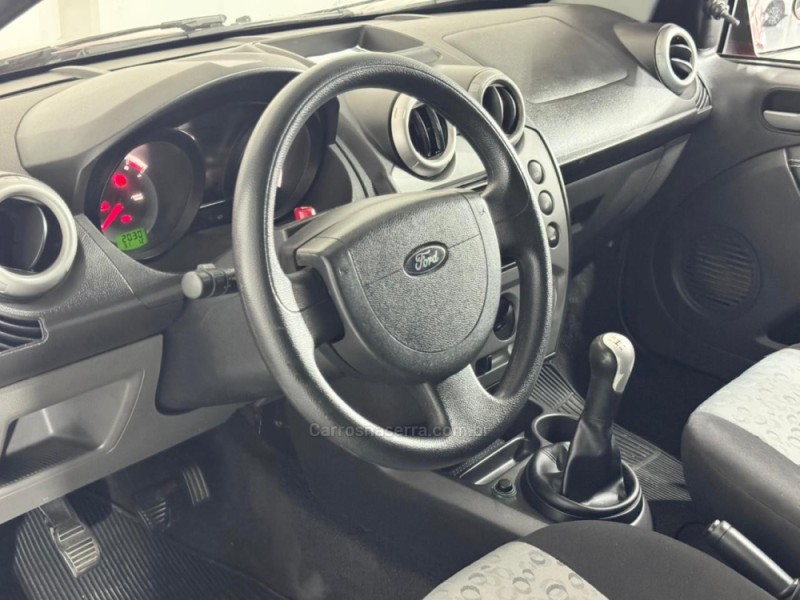 FIESTA 1.6 MPI CLASS HATCH 8V FLEX 4P MANUAL - 2013 - ESTâNCIA VELHA