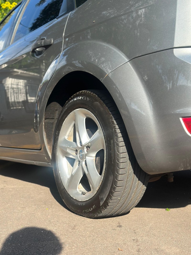 FOCUS 1.6 8V FLEX 4P MANUAL - 2011 - CAXIAS DO SUL