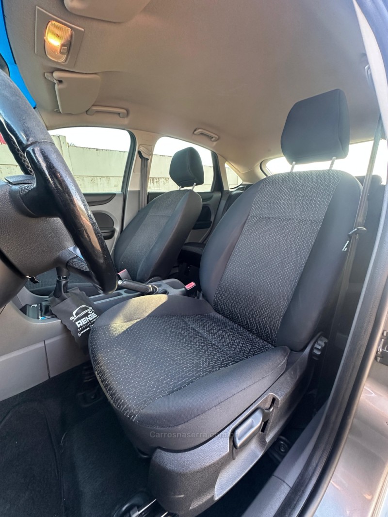 FOCUS 1.6 8V FLEX 4P MANUAL - 2011 - CAXIAS DO SUL