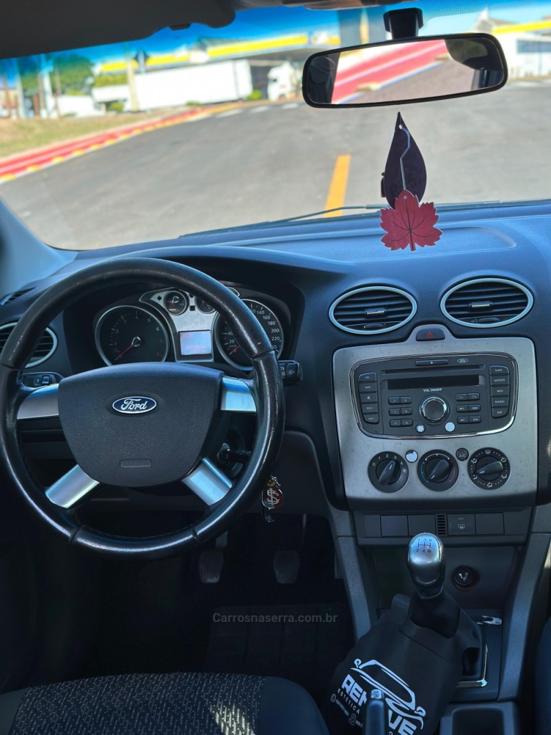 FOCUS 1.6 8V FLEX 4P MANUAL - 2011 - CAXIAS DO SUL
